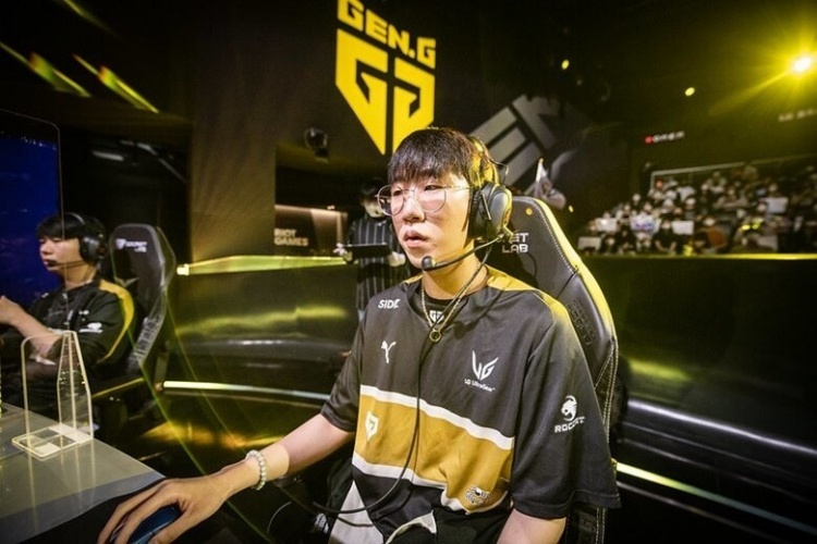 而在此次美 而在此次美